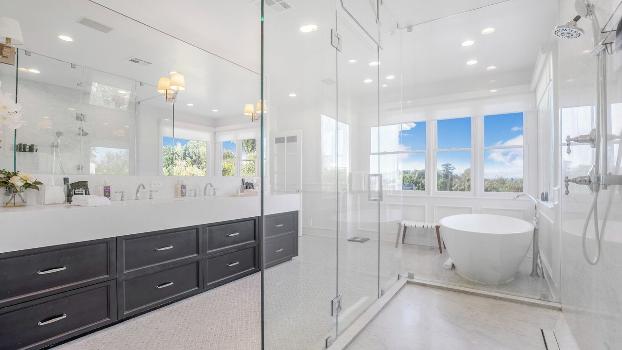Photo of Bathroom in Sherman Oaks