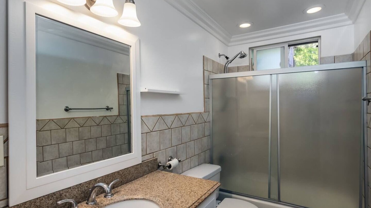 Photo of Bathroom in Woodland Hills