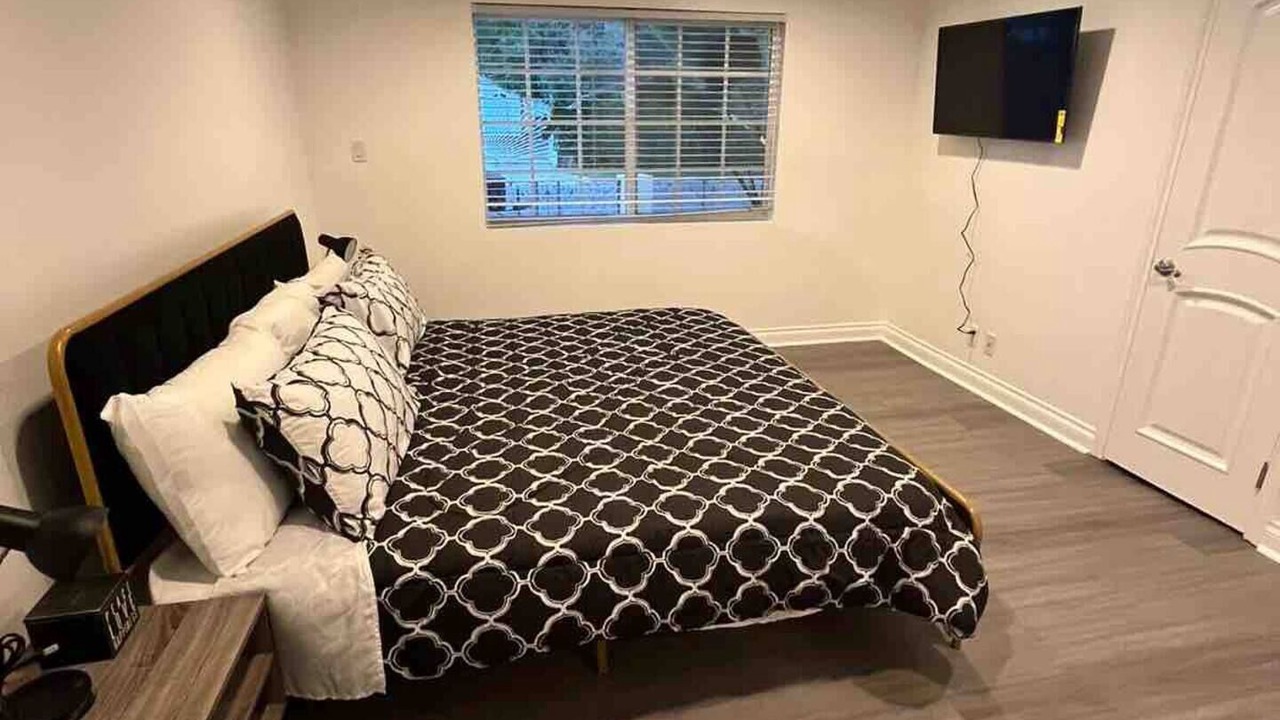 Photo of Bedroom in Woodland Hills
