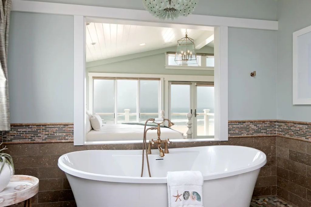 Photo of Bathroom in Oxnard Shores