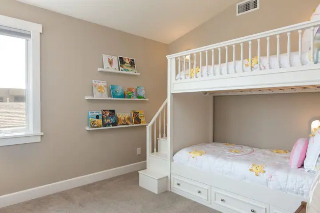 Photo of Bedroom in Oxnard Shores