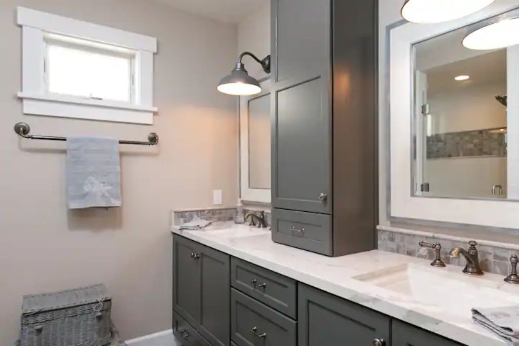 Photo of Bathroom in Oxnard Shores