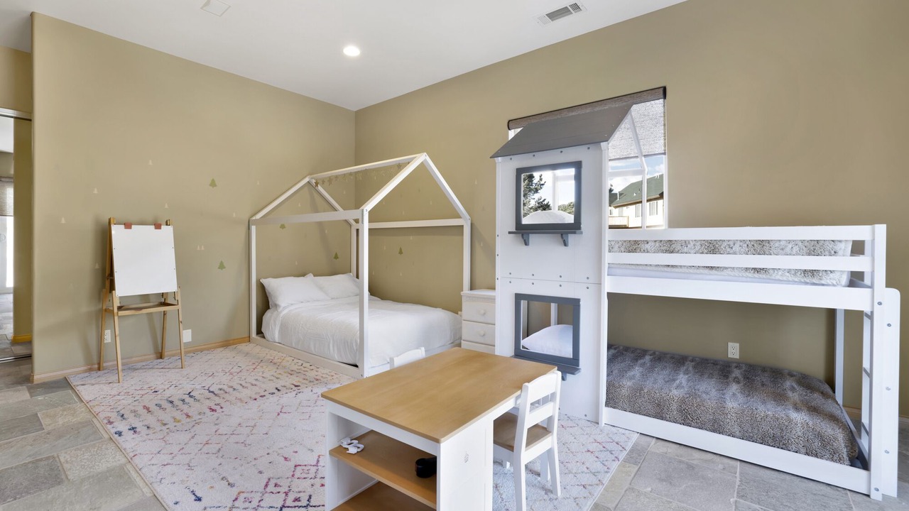 Photo of Bedroom in Castle Glen Estates