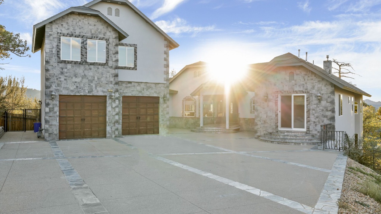 Photo of Outdoor in Castle Glen Estates