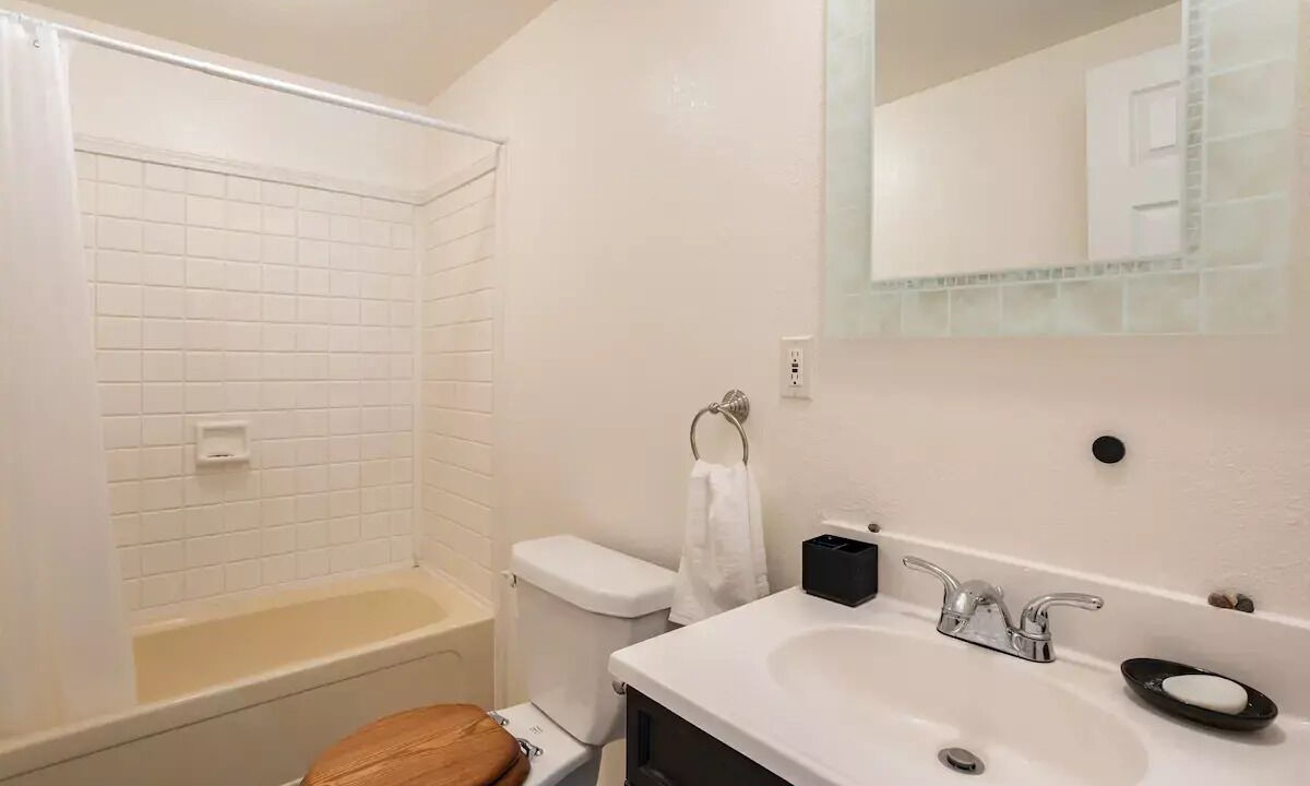 Photo of Bathroom in Tehachapi