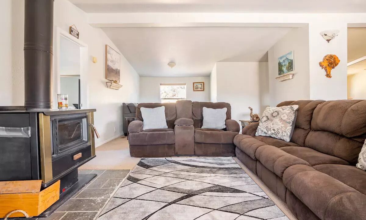 Photo of Livingroom in Tehachapi