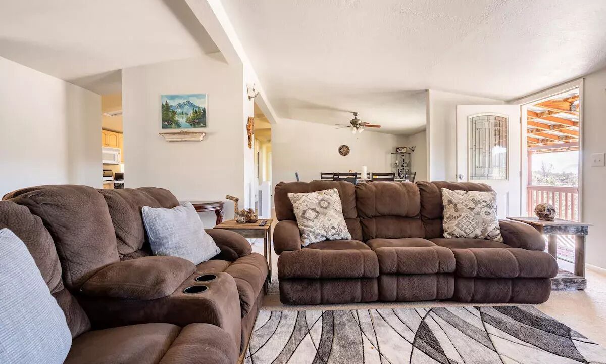 Photo of Livingroom in Tehachapi