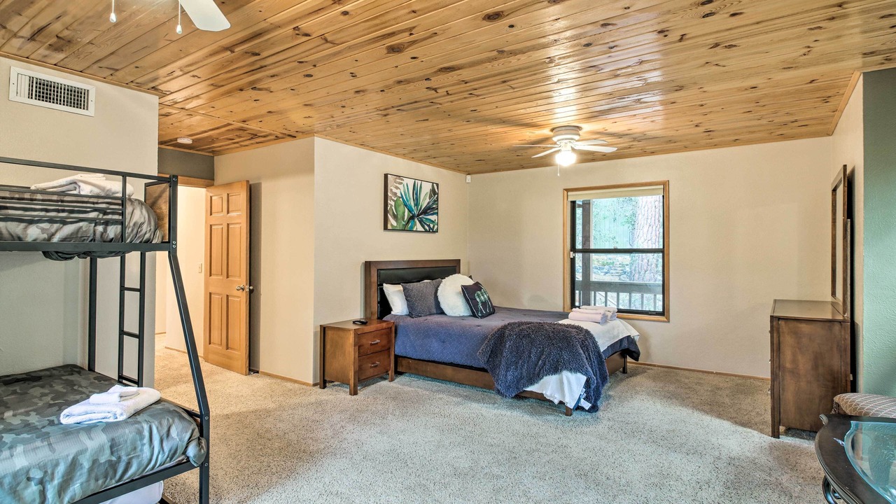 Photo of Bedroom in Pine Mountain Club