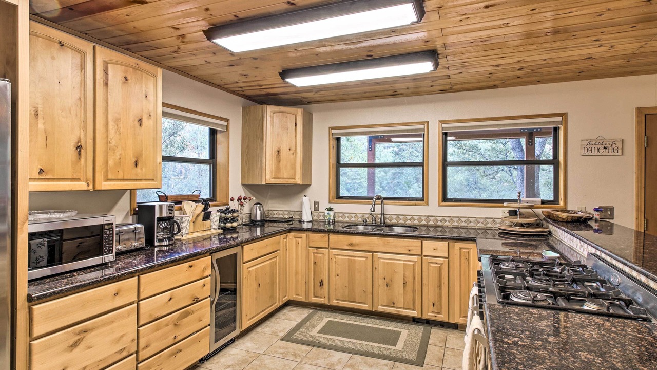 Photo of Kitchen in Pine Mountain Club