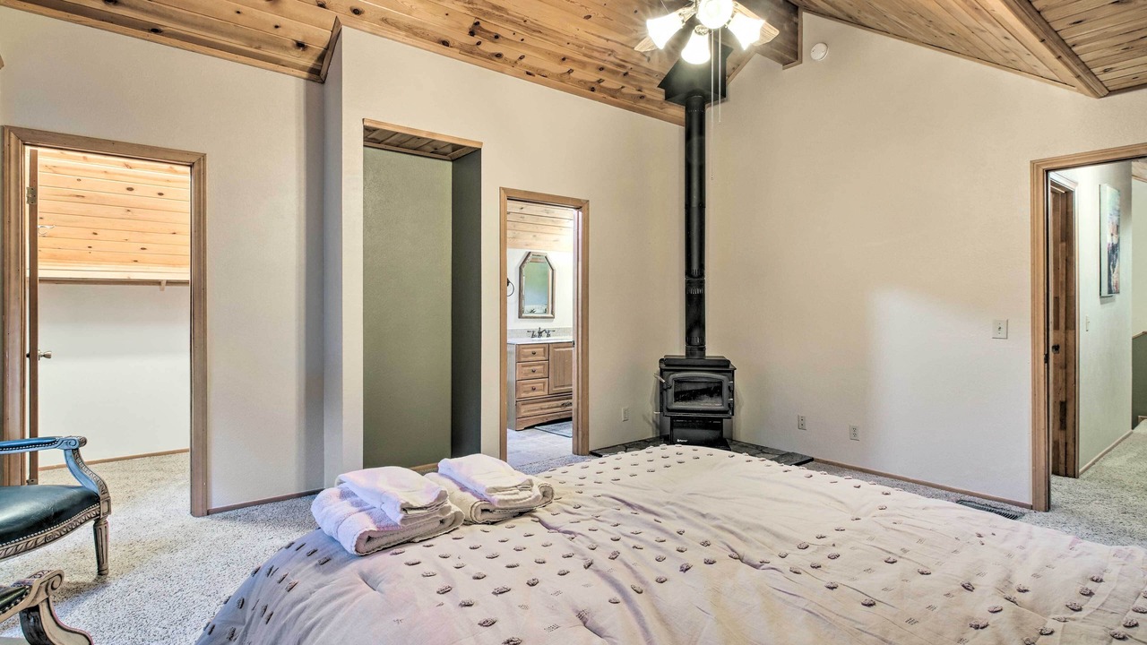 Photo of Bedroom in Pine Mountain Club