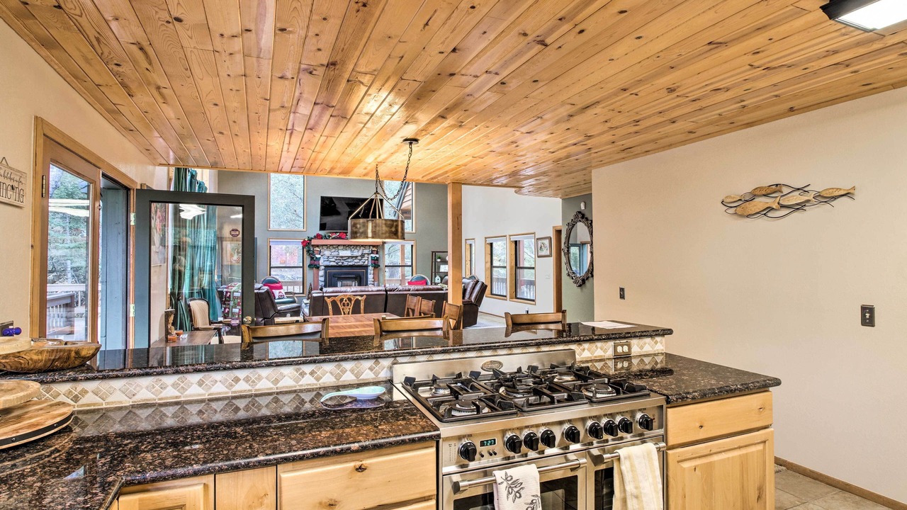Photo of Kitchen in Pine Mountain Club