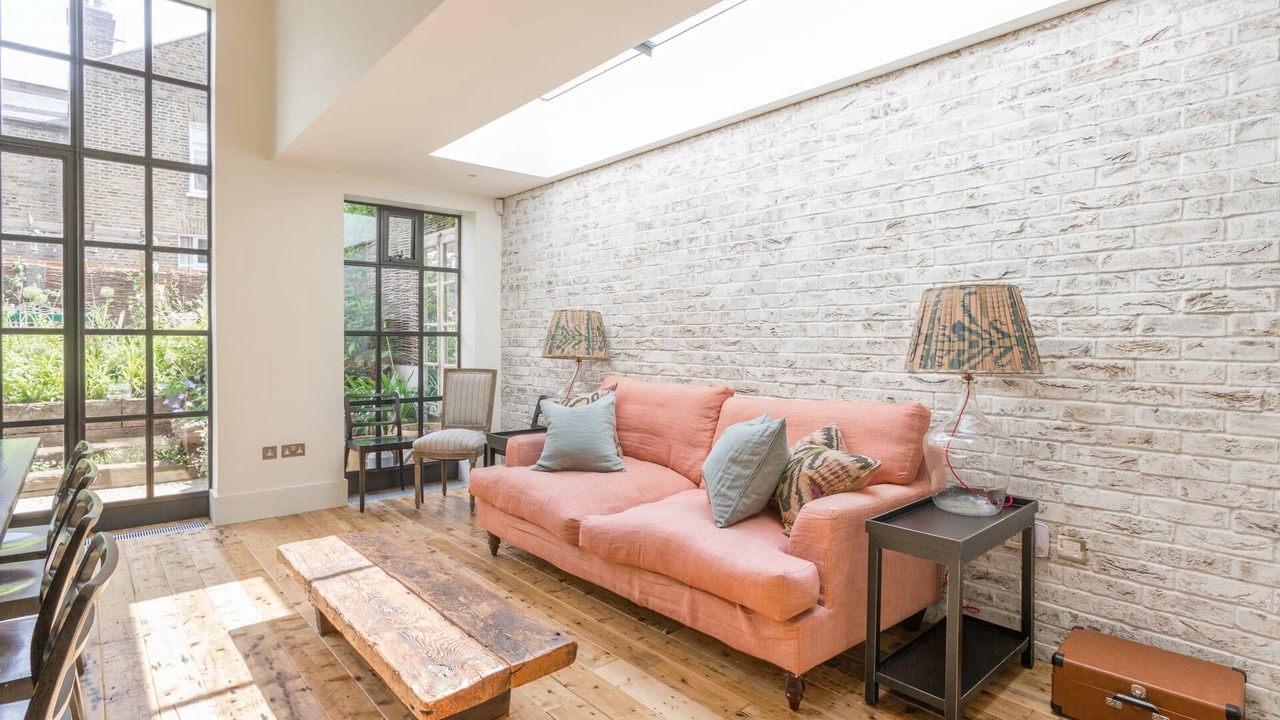 Photo of Livingroom in Queen's Park