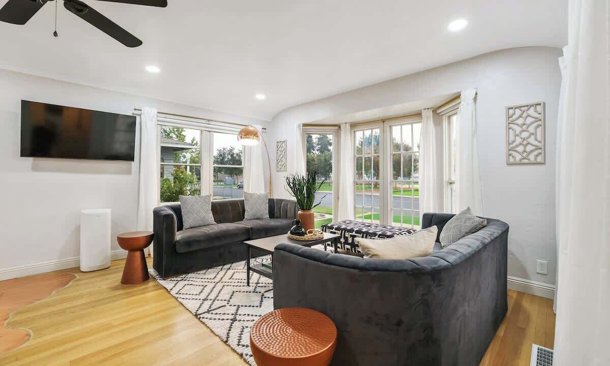 Photo of Livingroom in Tulare