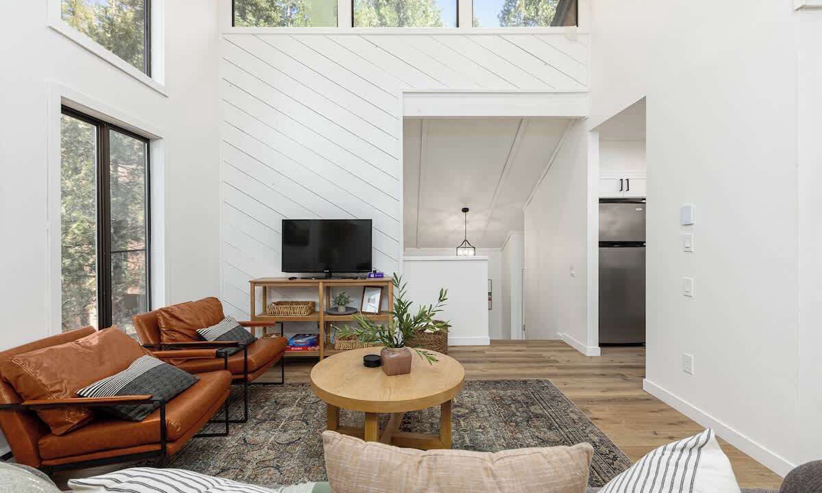 Photo of Livingroom in Shaver Lake