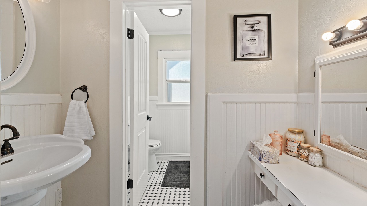 Photo of Bathroom in Downtown Riverside