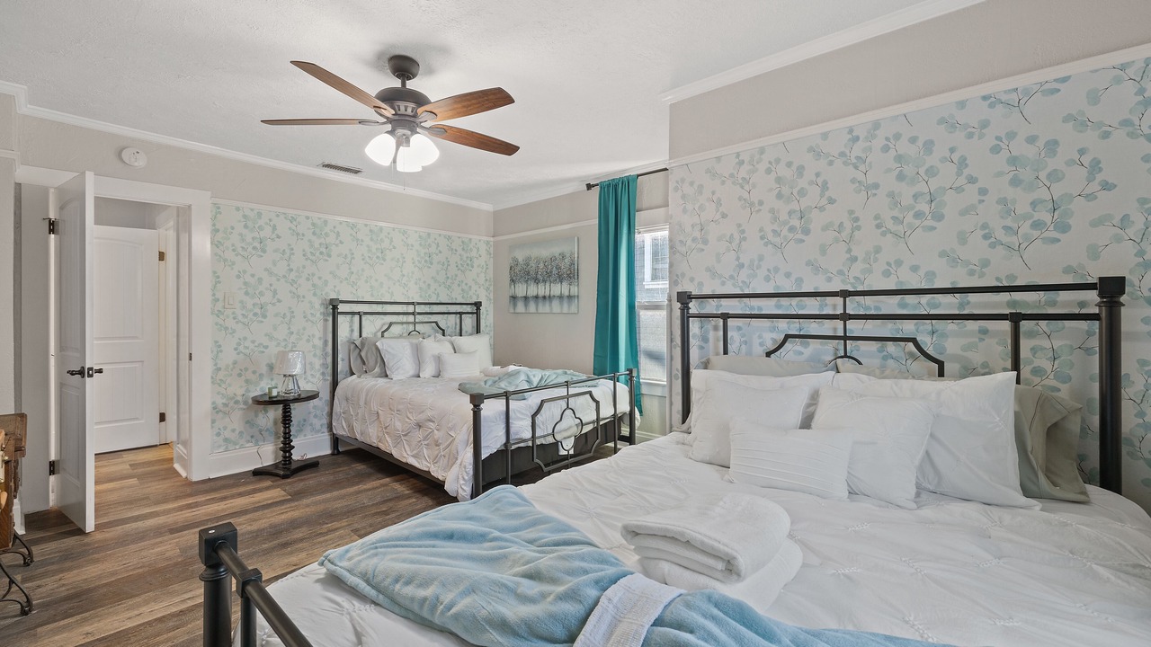 Photo of Bedroom in Downtown Riverside
