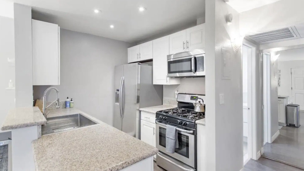 Photo of Kitchen in Tarzana
