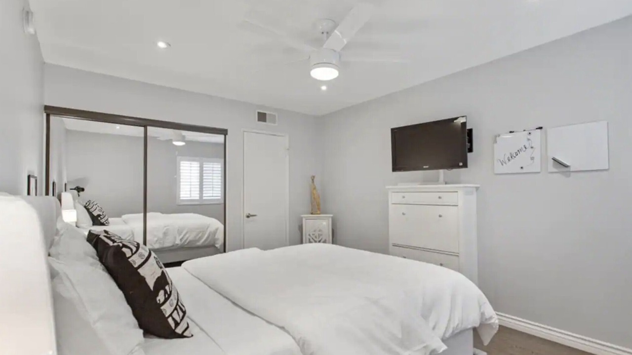 Photo of Bedroom in Tarzana