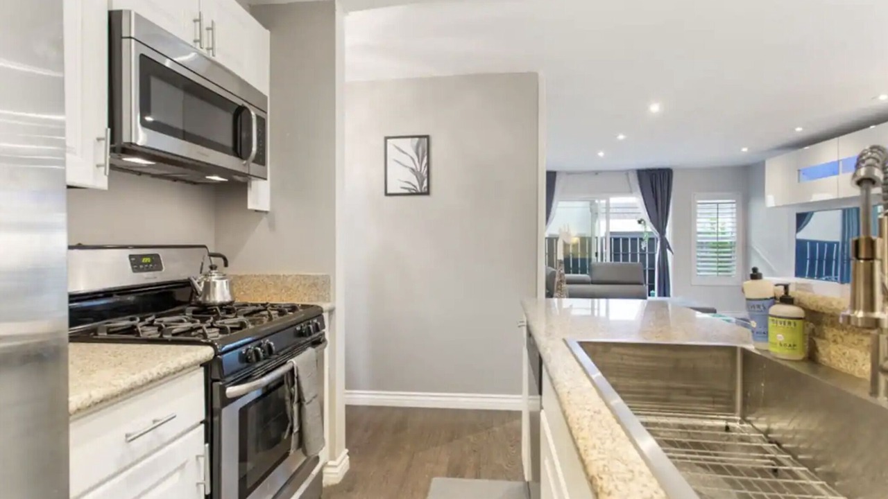 Photo of Kitchen in Tarzana
