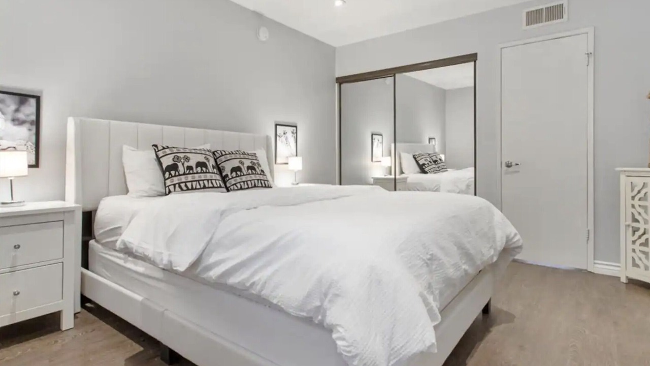 Photo of Bedroom in Tarzana