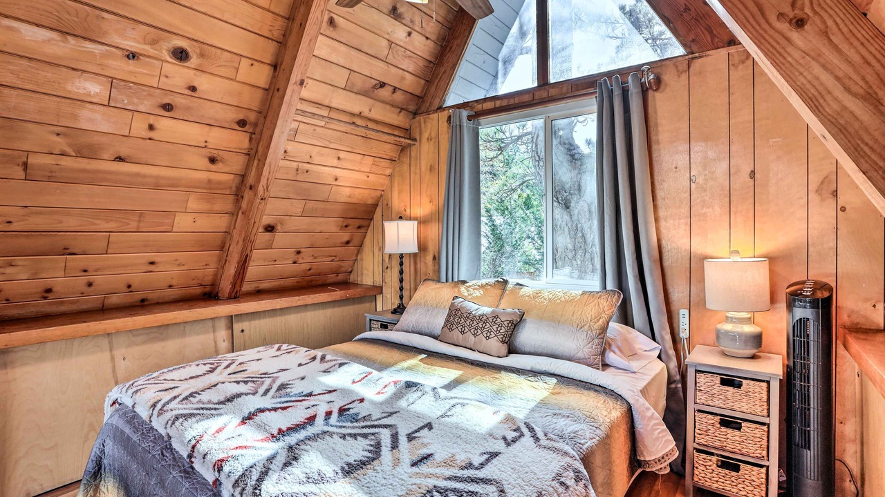 Photo of Bedroom in Arrowbear Lake