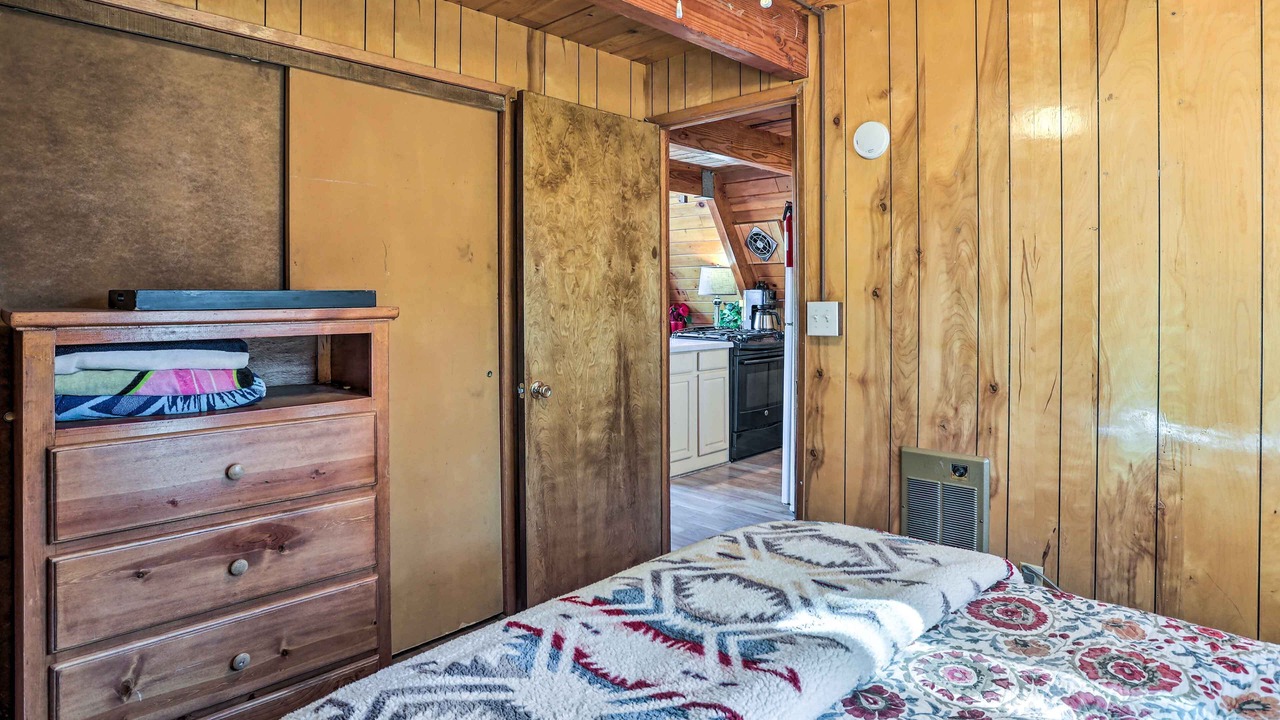 Photo of Bedroom in Arrowbear Lake