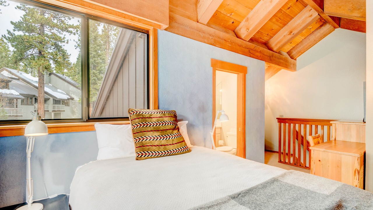 Photo of Bedroom in Tahoe Woods