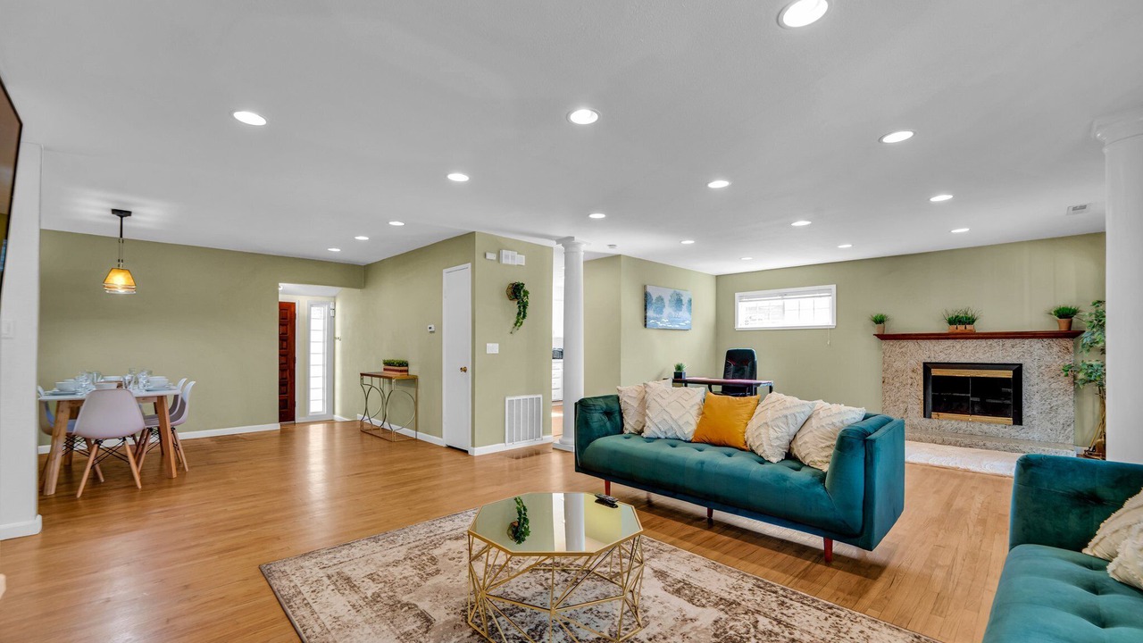 Photo of Livingroom in Centerville