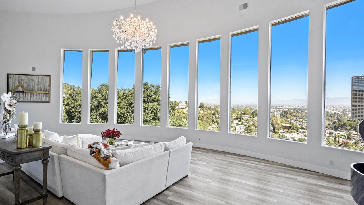 Photo of Bedroom in Beverly Glen