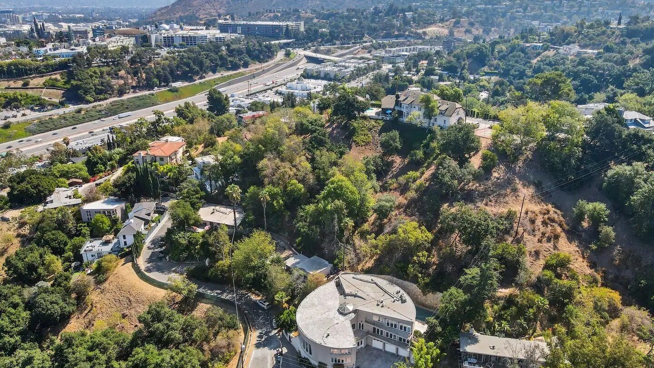 Photo of Others in Beverly Glen
