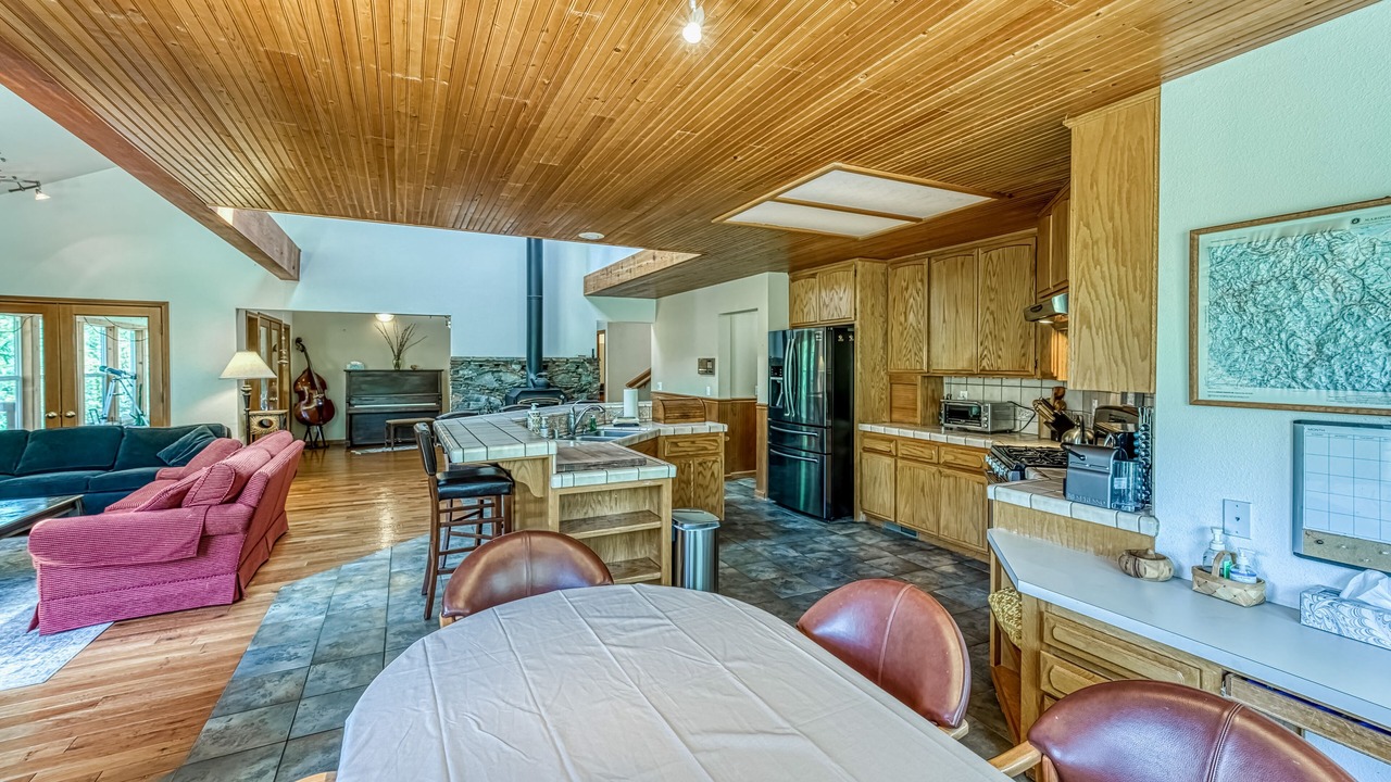Photo of Livingroom in Cascadel Woods