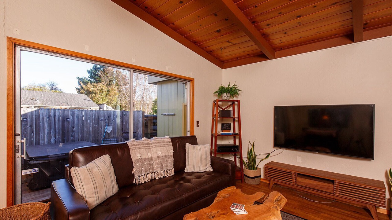 Photo of Livingroom in McKinleyville
