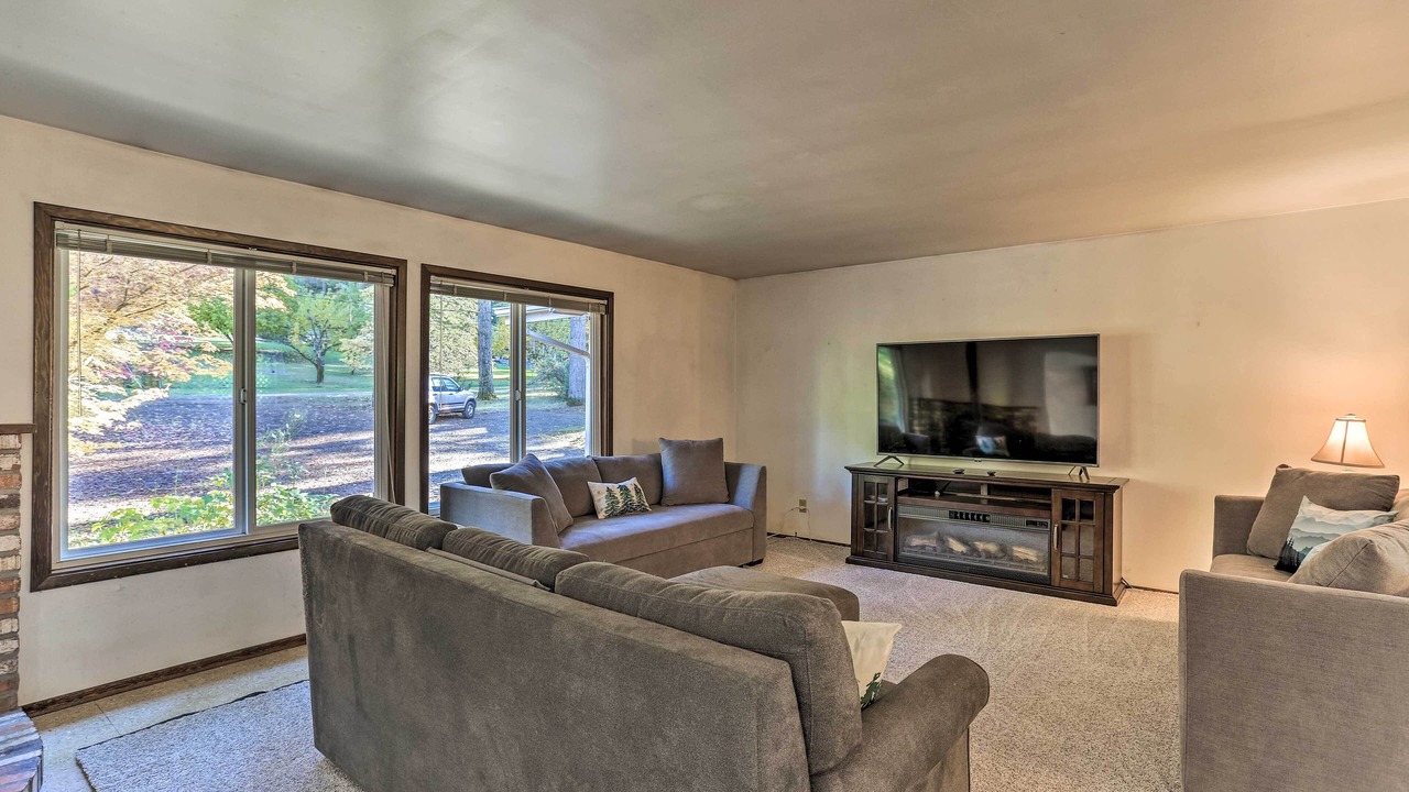 Photo of Livingroom in Willow Creek