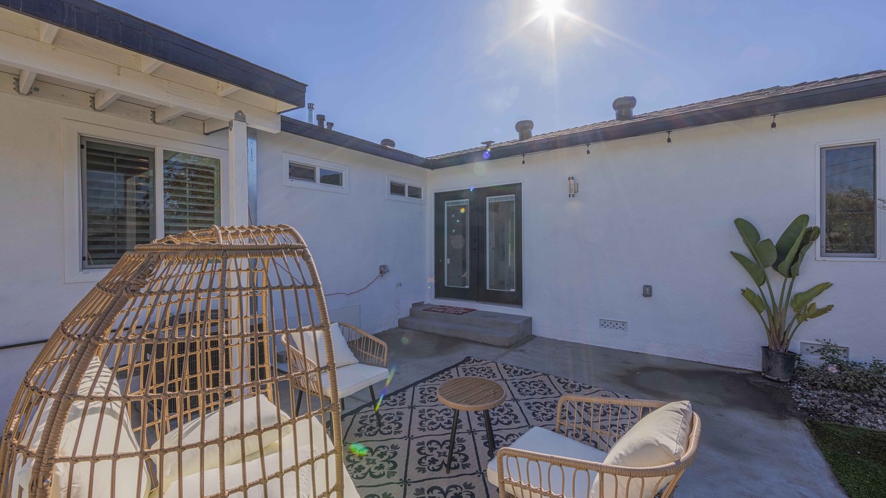 Photo of Patio Balcony in Midway City