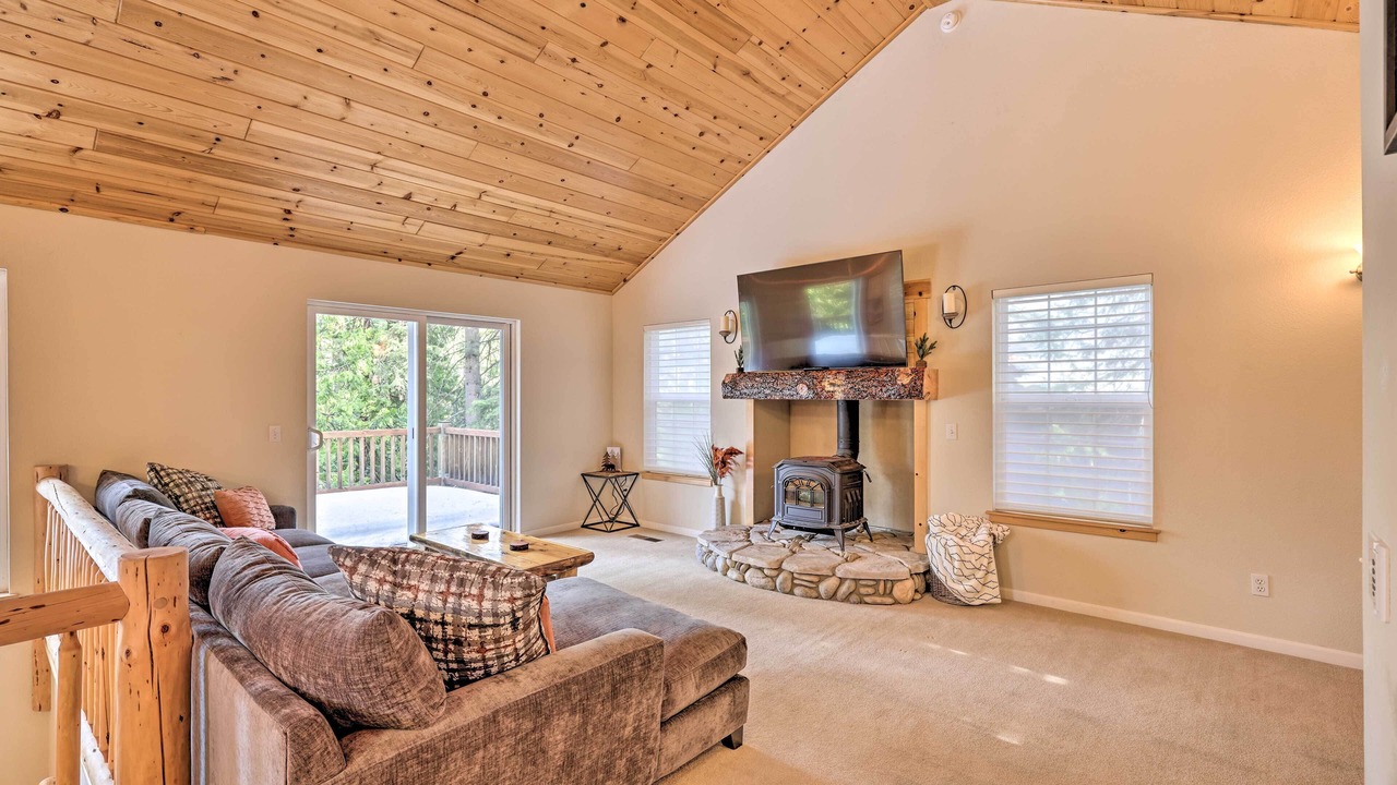 Photo of Livingroom in Cold Springs