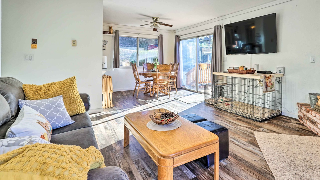 Photo of Livingroom in Tuolumne