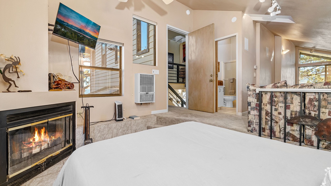 Photo of Bedroom in Fawnskin