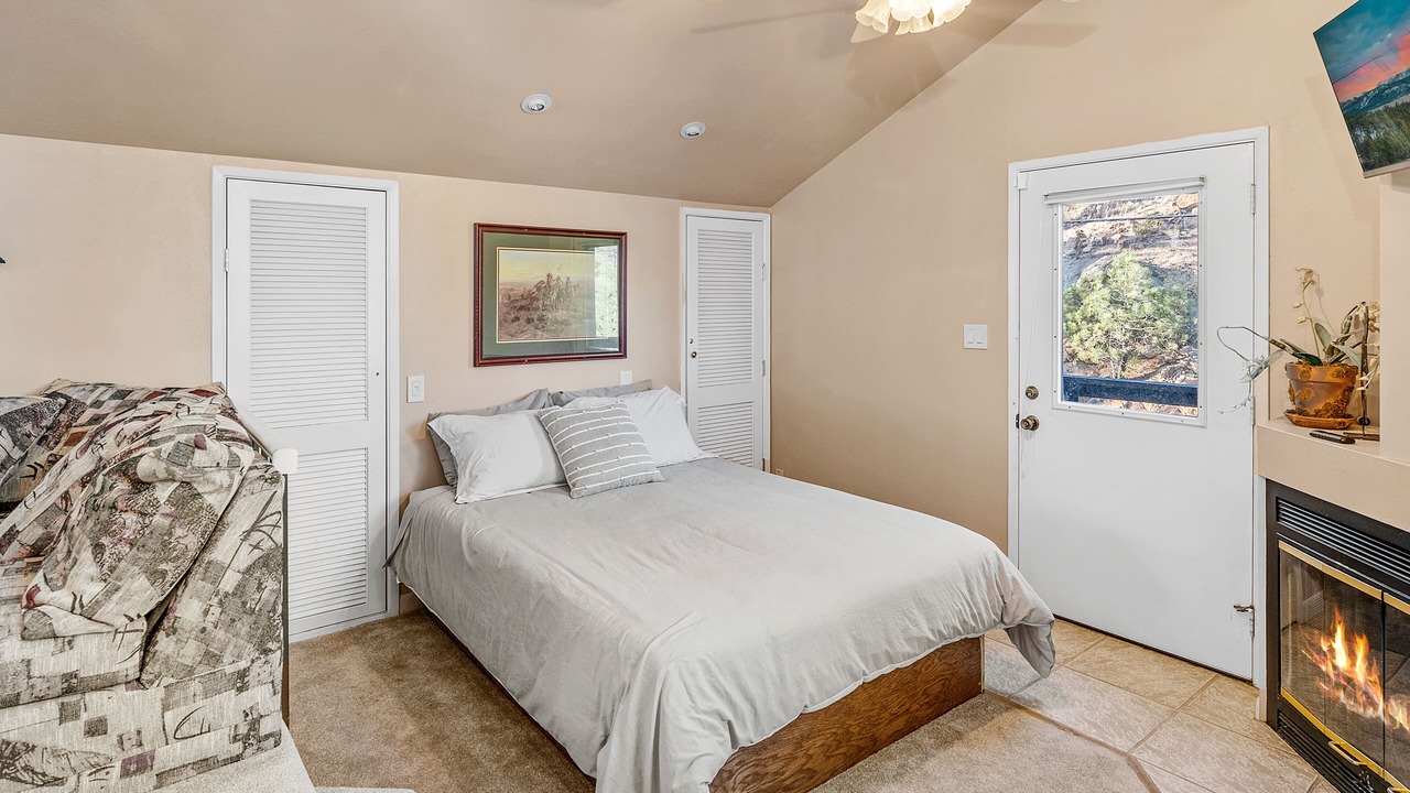 Photo of Bedroom in Fawnskin