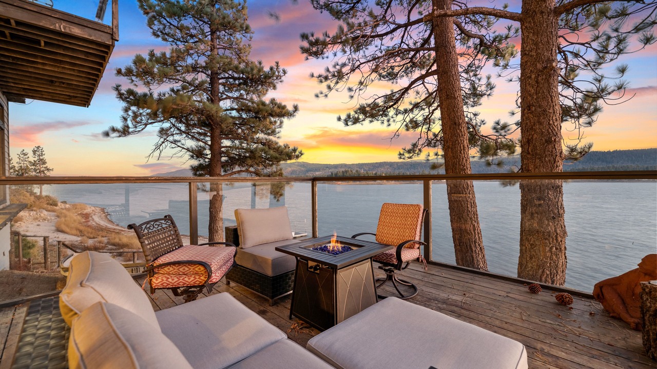 Photo of Patio Balcony in Fawnskin