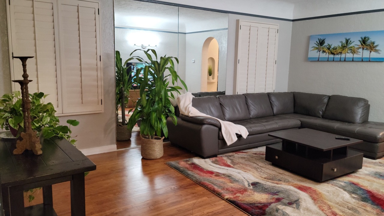Photo of Livingroom in North Long Beach
