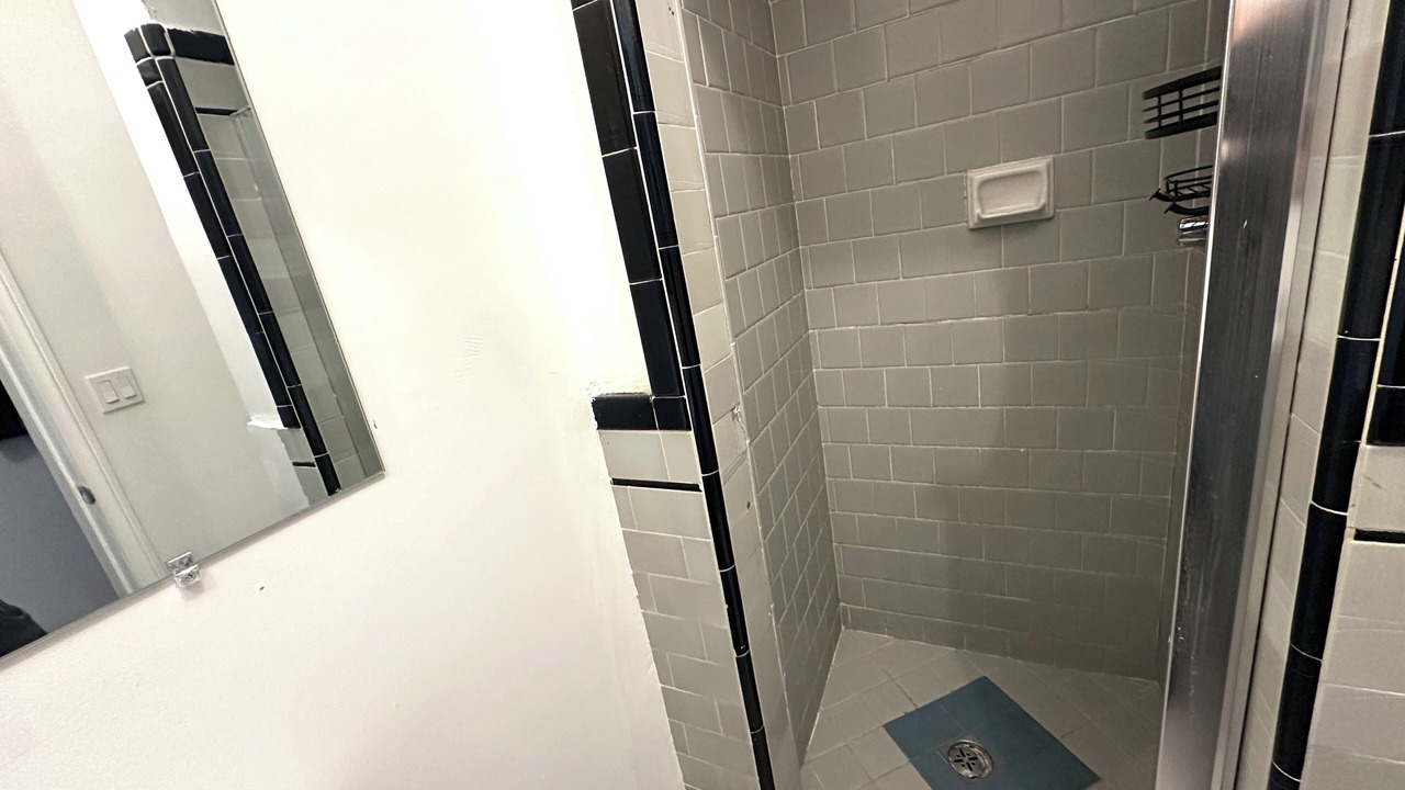 Photo of Bathroom in Greater Wilshire - Hancock Park