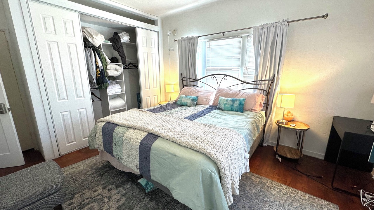 Photo of Bedroom in Greater Wilshire - Hancock Park