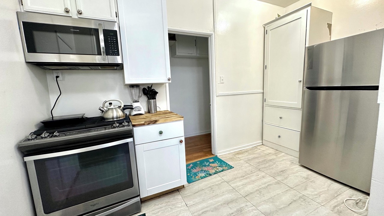 Photo of Kitchen in Greater Wilshire - Hancock Park