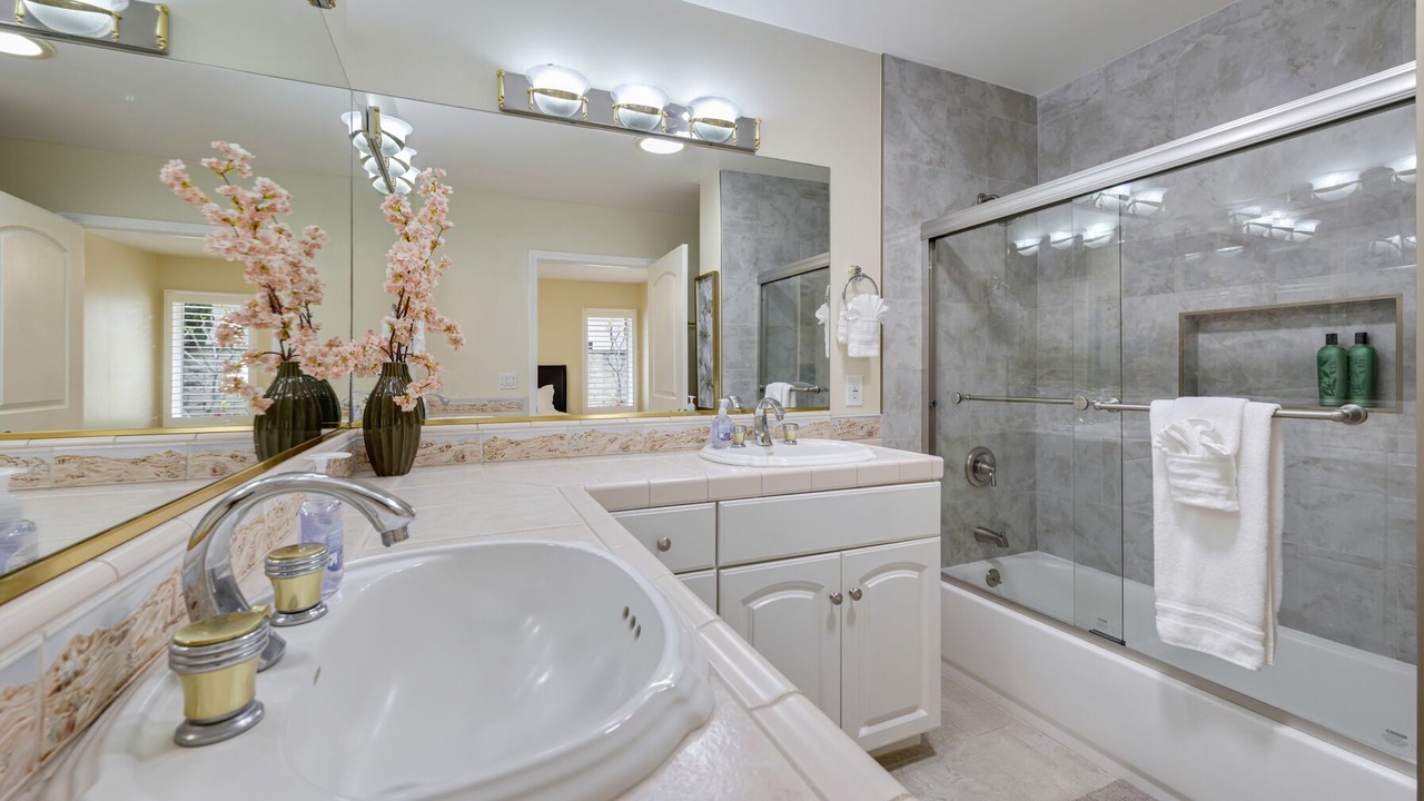 Photo of Bathroom in Sherwood Forest and Thistle Development
