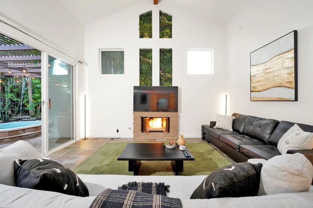 Photo of Livingroom in Costa Mesa