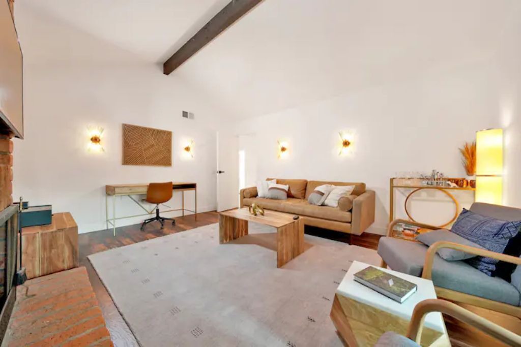 Photo of Livingroom in Costa Mesa