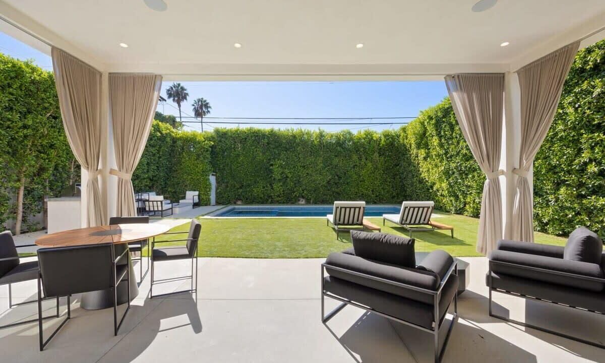 Photo of Outdoor in Fairfax District