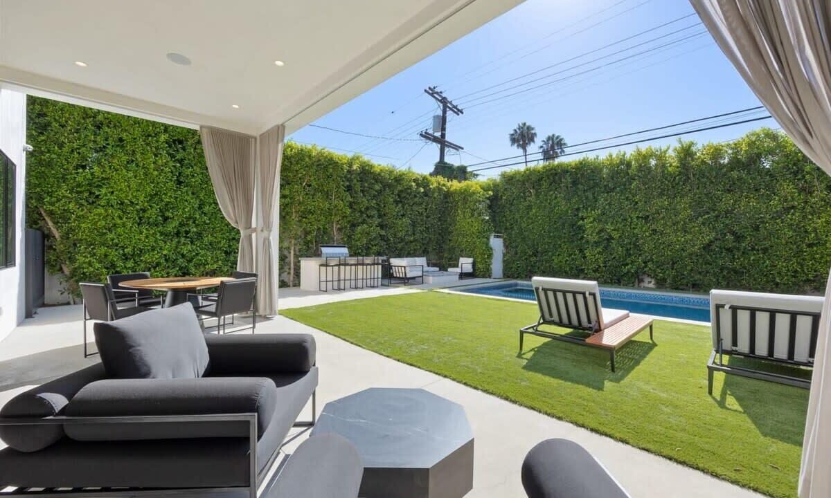 Photo of Outdoor in Fairfax District
