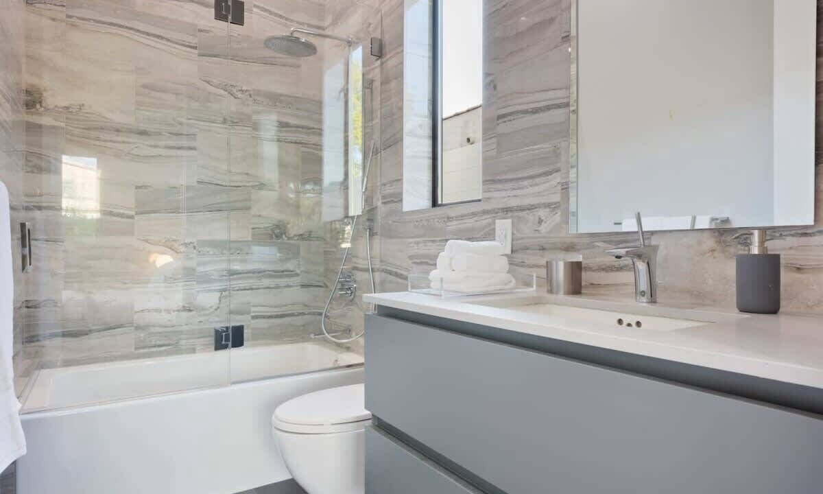 Photo of Bathroom in Fairfax District