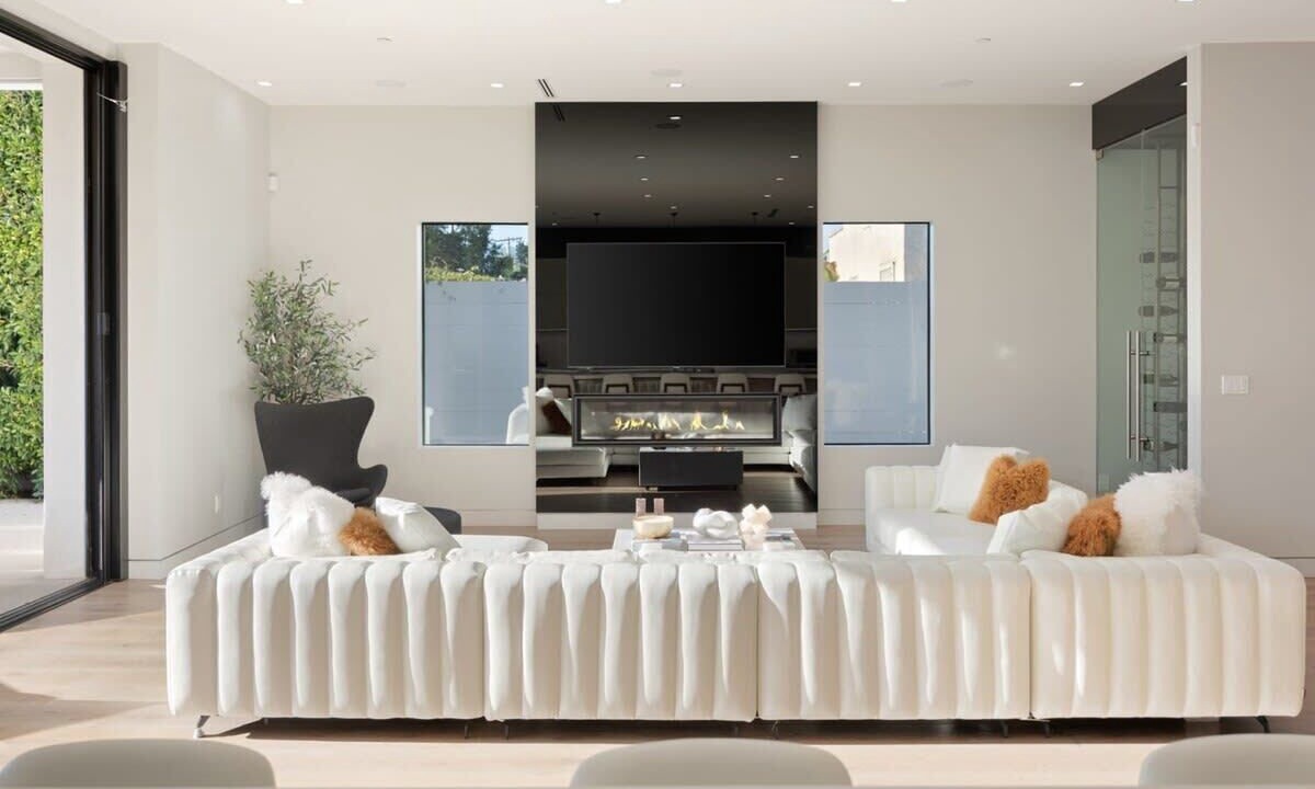 Photo of Livingroom in Fairfax District